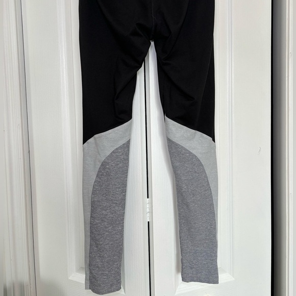 Victoria’s Secret PINK - Super Soft Metallic Iridescent Legging in size S - Picture 2 of 7